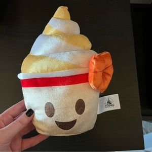 Stuffed Dole Whip plush Disney Parks great condition